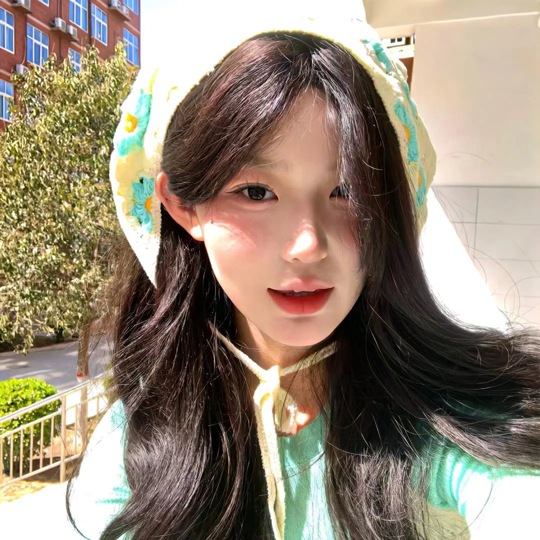 前程似锦的年轻女人